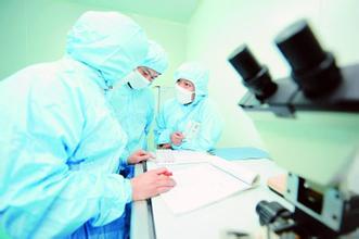 制药工业不但需要高峻上，化疗实验药PM1183、、康莱特在美最先三期临床