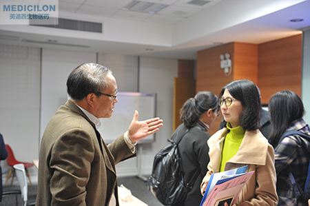 人生就是博官方网站临床前副总裁顾性初博士为与会者答疑解惑