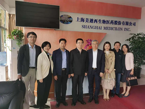 中国药科大学党委书记金能明与人生就是博官方网站首席执行官陈春麟博士